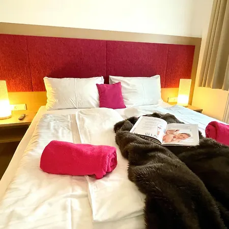 Bergtraum Aparthotel 2*